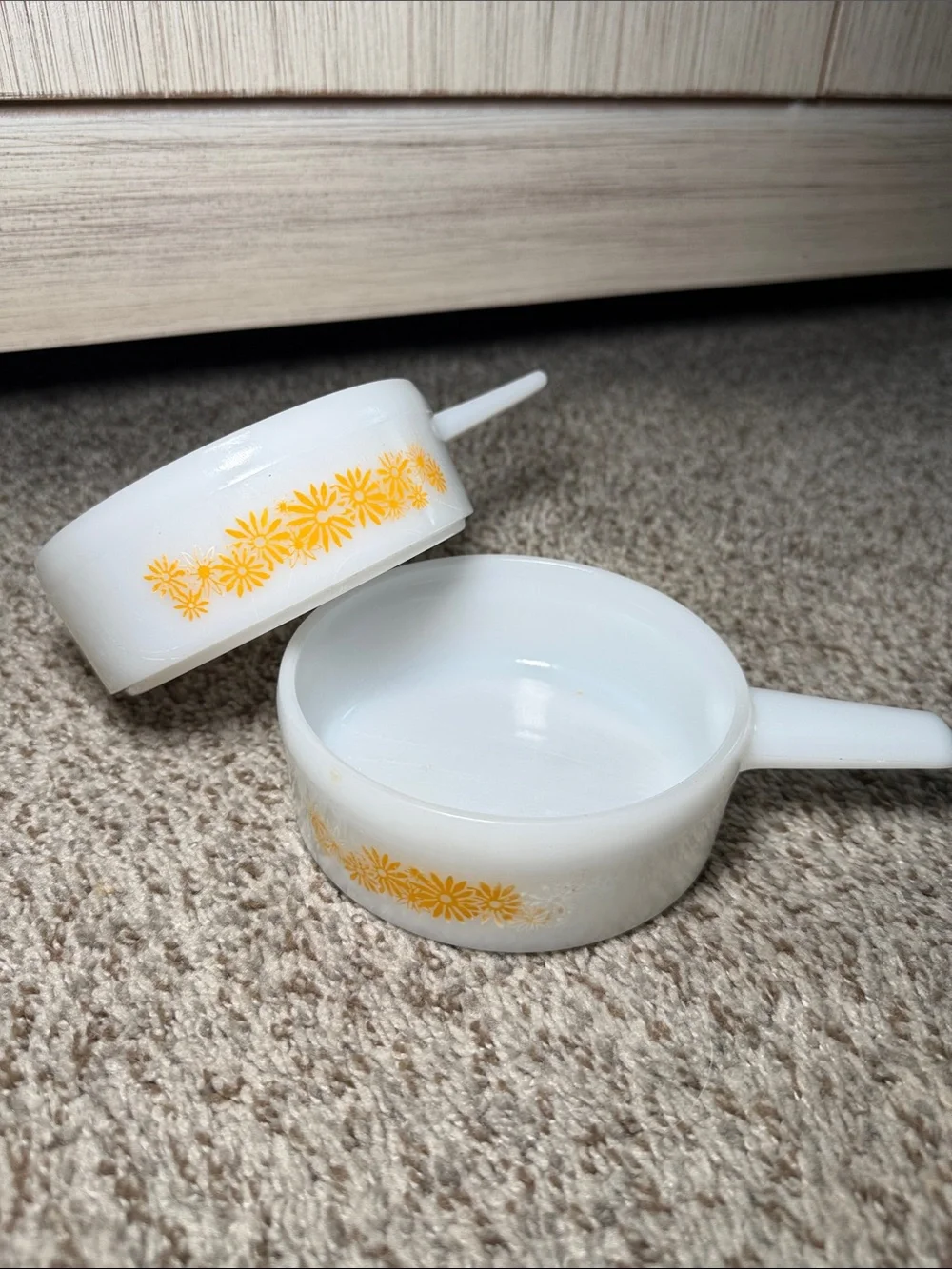 Vintage Glasbake Ovenware 14 oz Soup Bowl/Cup Yellow Daisies